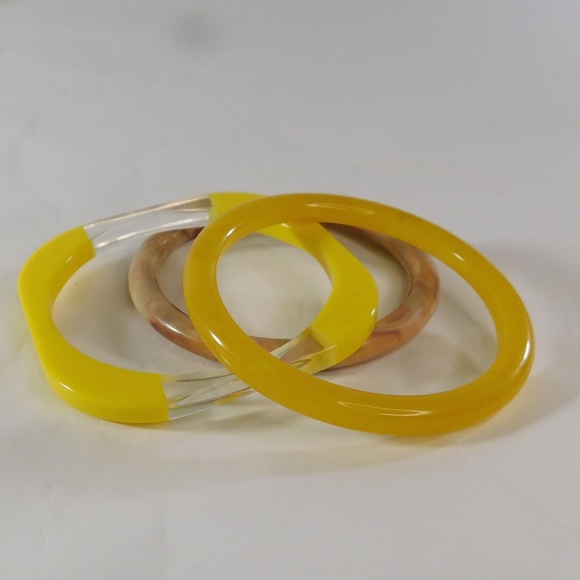 Vintage Three Lucite Bangles - Picture 1 of 5